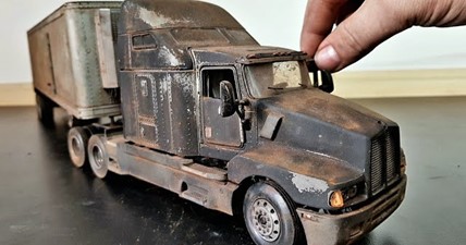 Kenworth T600 Restoration Abandoned Semi Trailer Truck