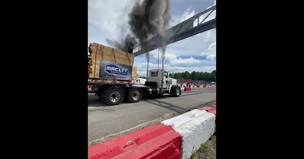 kenworth w900 cat c15 vs cummins #greatlakesbigrigchallenge