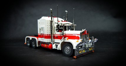 Lego Motorized Kenworth Road Train