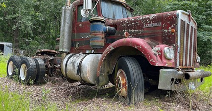 Can We Crank This Old KENWORTH W900? SAT FOR 20+ YEARS!