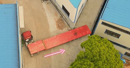 Semi-trailer Reversing Video Compilation [3] . Extremely Narrow Space