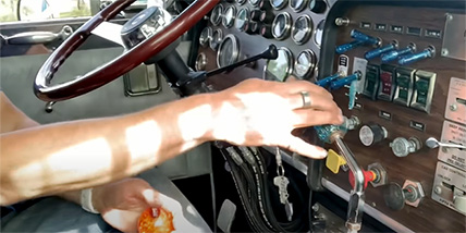 How to TwinStick a Peterbilt