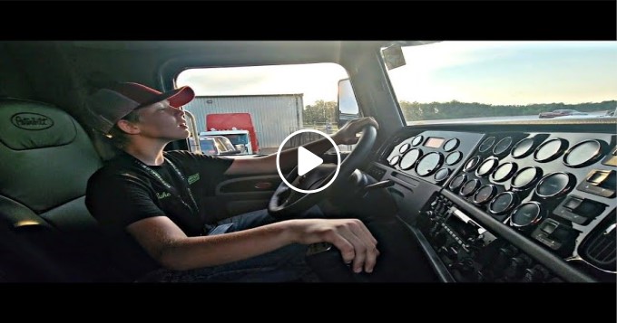 14-Year-Old Luke Floats 18 Gears In A New Custom 2022 Peterbilt 389, I ...